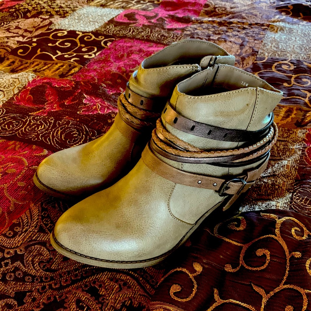 Jellypop Mitchell booties sz 7.5